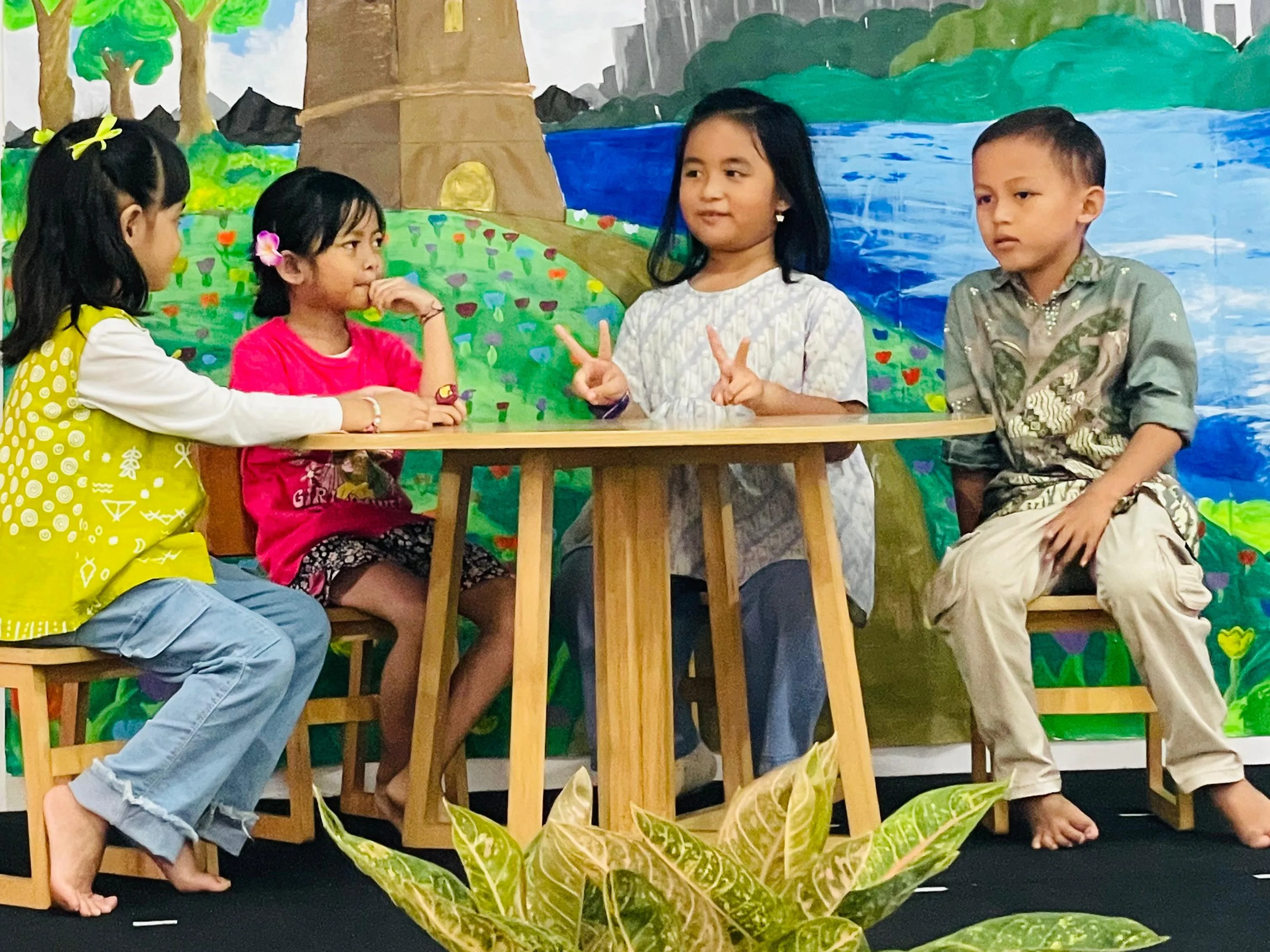 Suasana anak-anak bermain di Sentra Peran